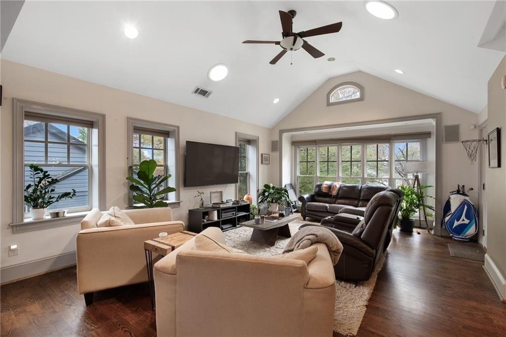 451 Hascall Road Northwest - Photo 6 of 26