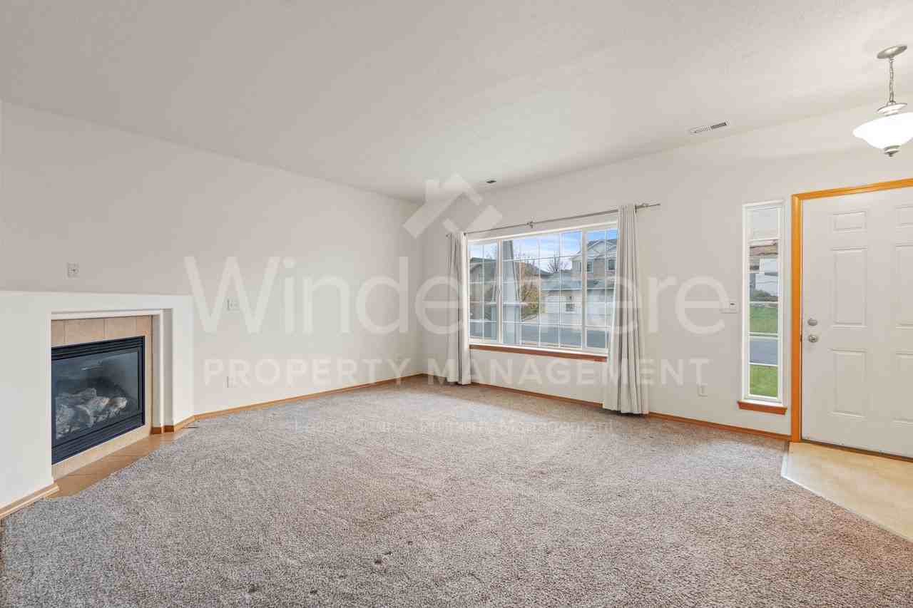 1102 Golden Hills Dr - Photo 5 of 31