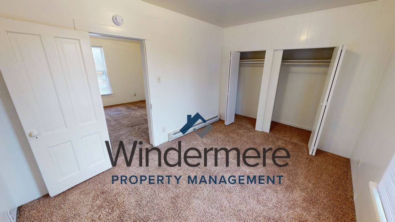 948 S 3rd Ave - Photo 6 of 12