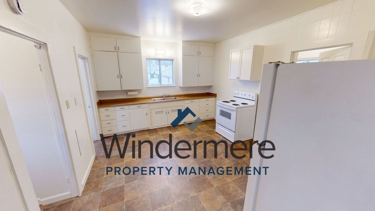 948 S 3rd Ave - Photo 7 of 12