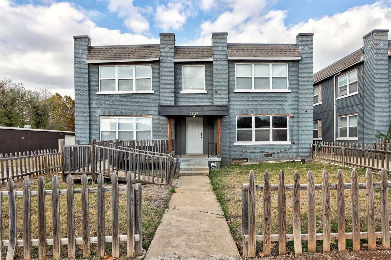 2325 Nw 12th St #D - Photo 4 of 29