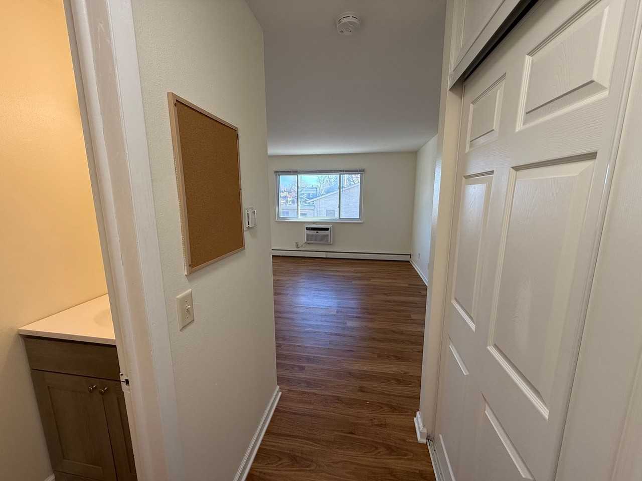 Division Apartments - Photo 3 of 7