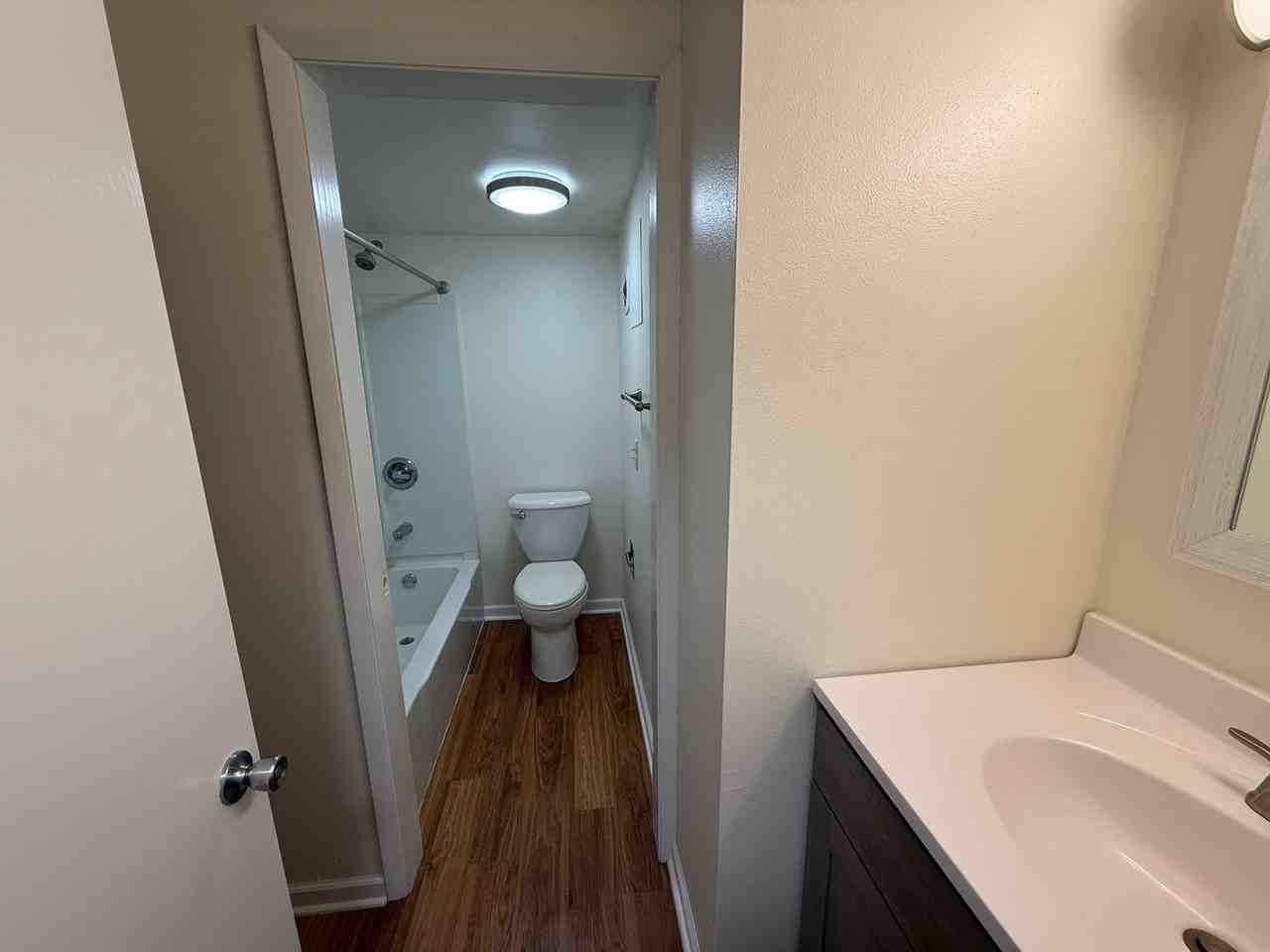 Division Apartments - Photo 4 of 7