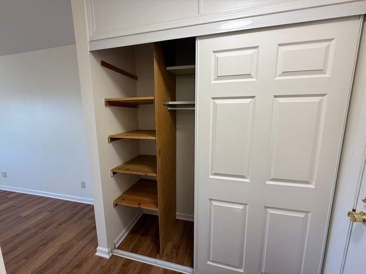 Division Apartments - Photo 5 of 7