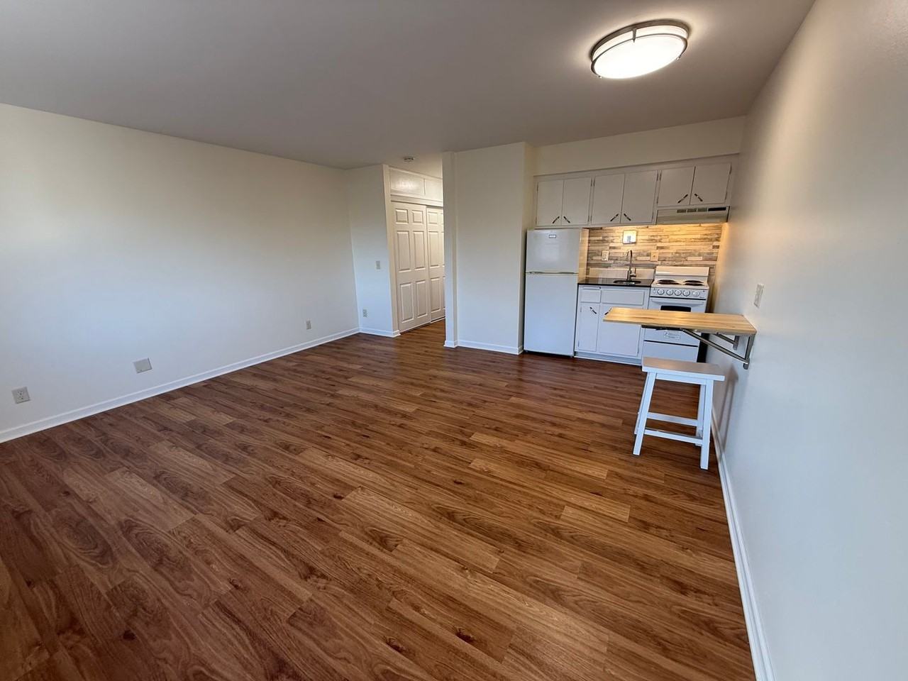 Division Apartments - Photo 7 of 7