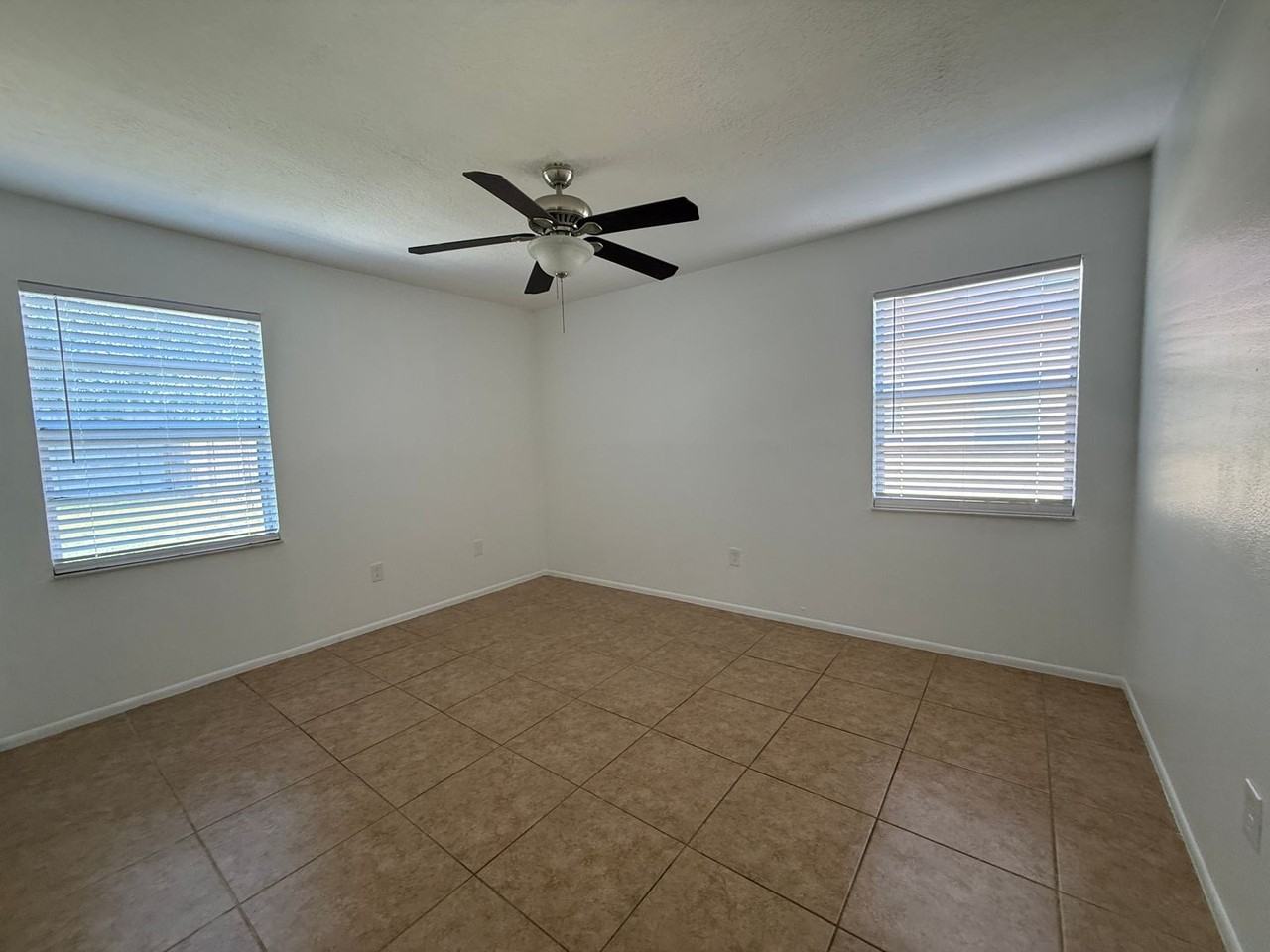 7424 Golden Glenn Ct - Photo 7 of 10