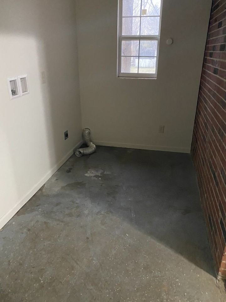 506 List Street - Photo 3 of 7