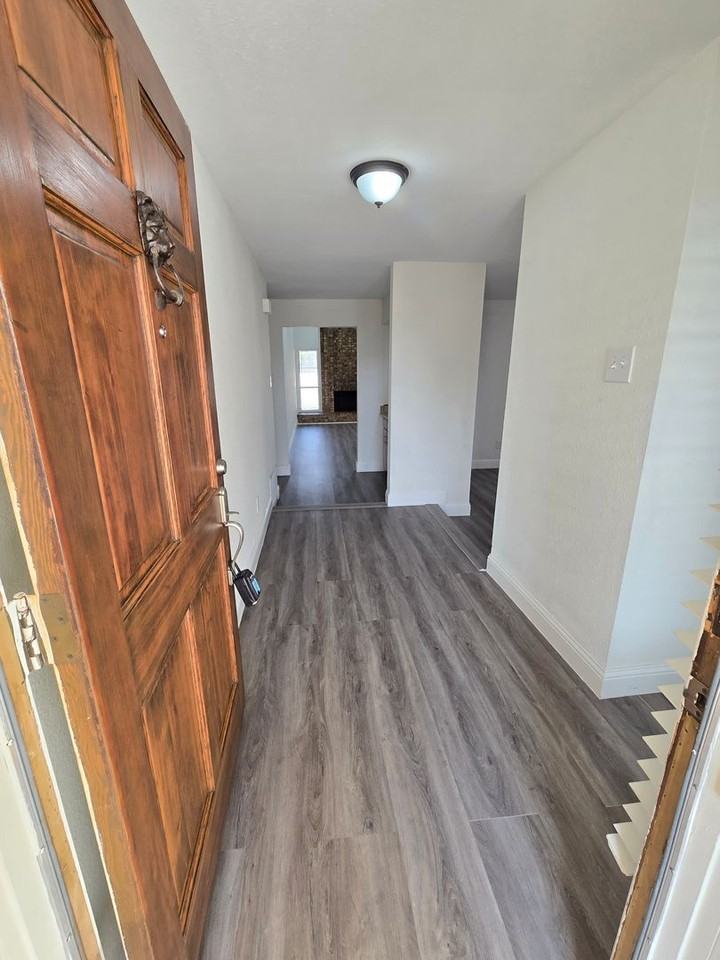 2120 Via Estrada - Photo 3 of 23