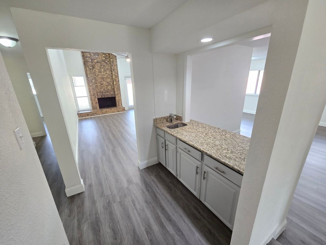 2120 Via Estrada - Photo 4 of 23