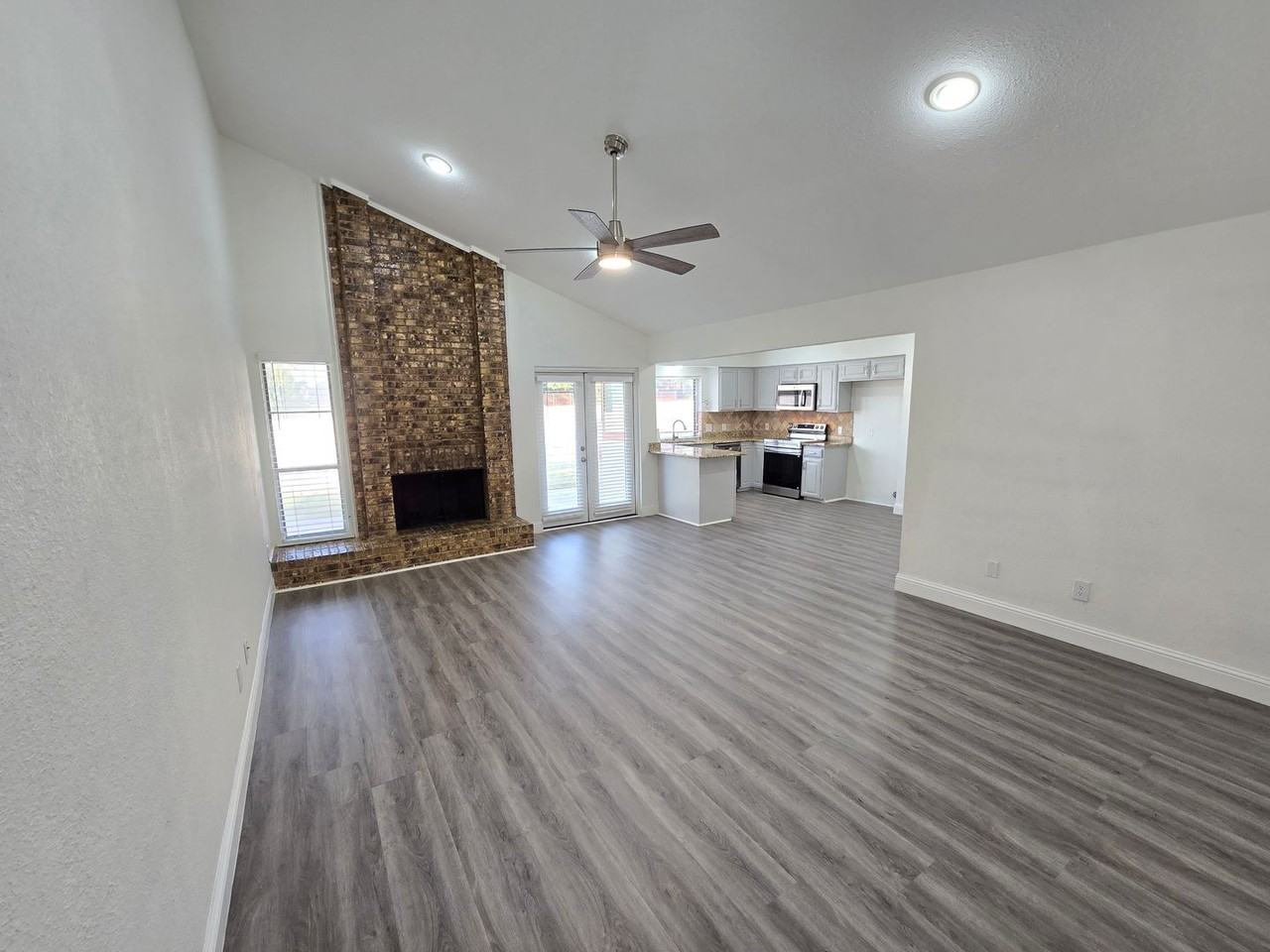 2120 Via Estrada - Photo 5 of 23