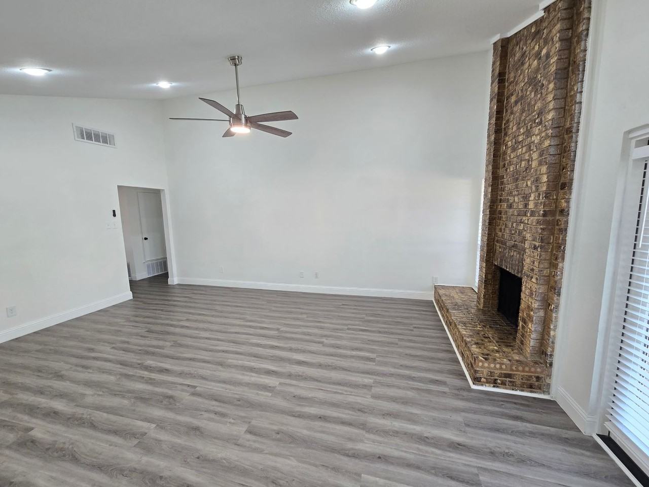 2120 Via Estrada - Photo 6 of 23