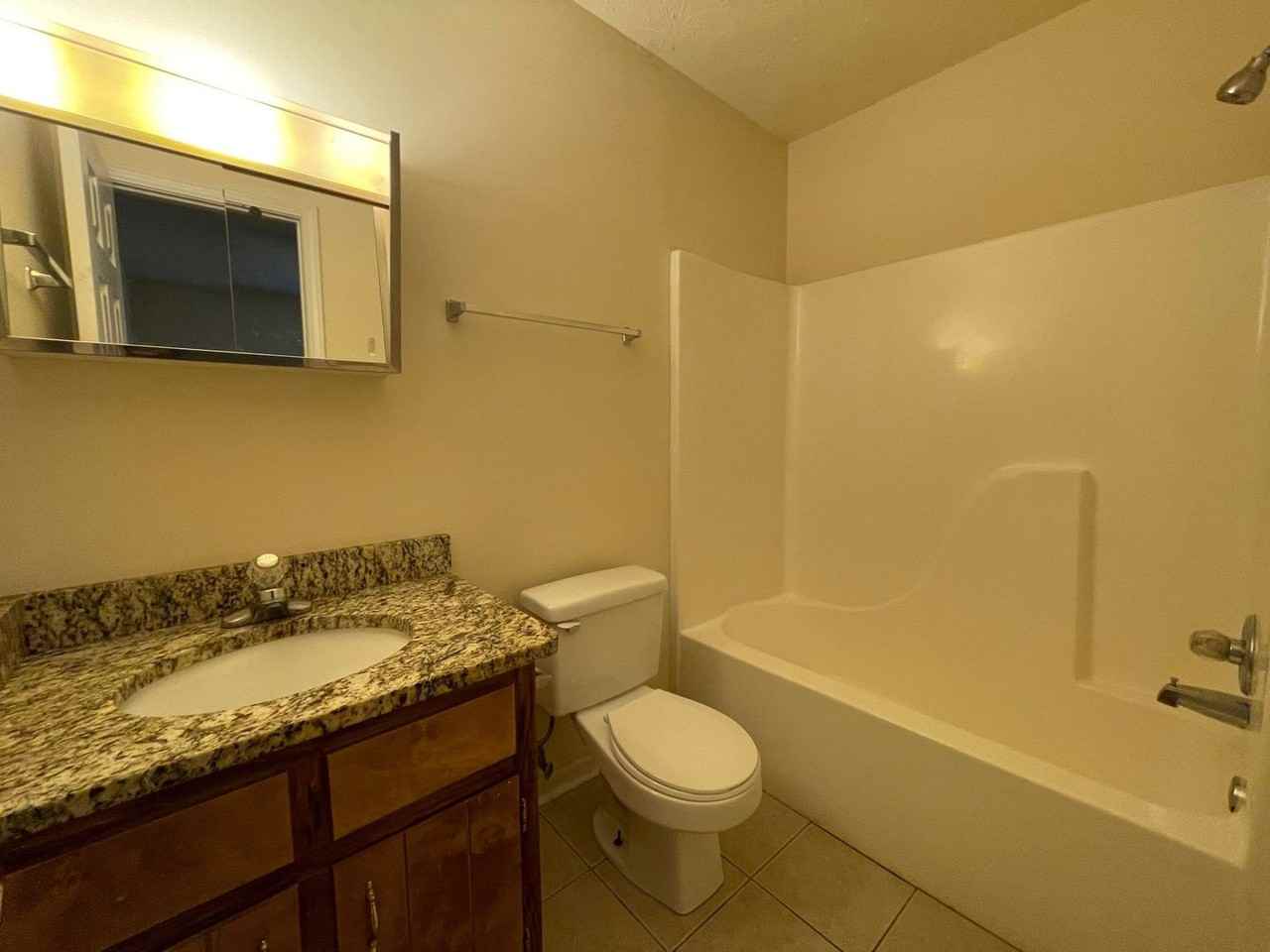 135 Hunters Run Rd - Photo 5 of 13