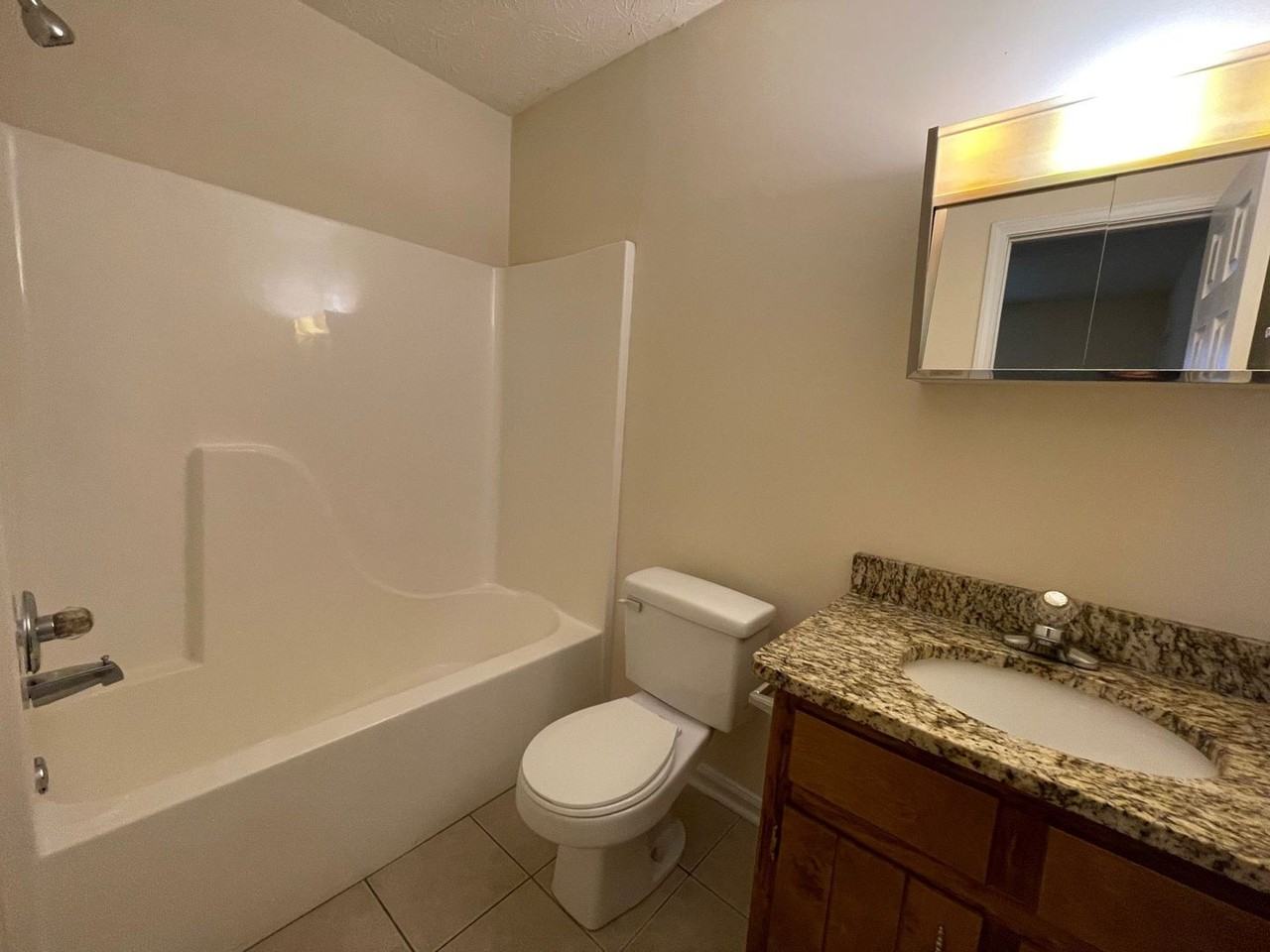 135 Hunters Run Rd - Photo 7 of 13