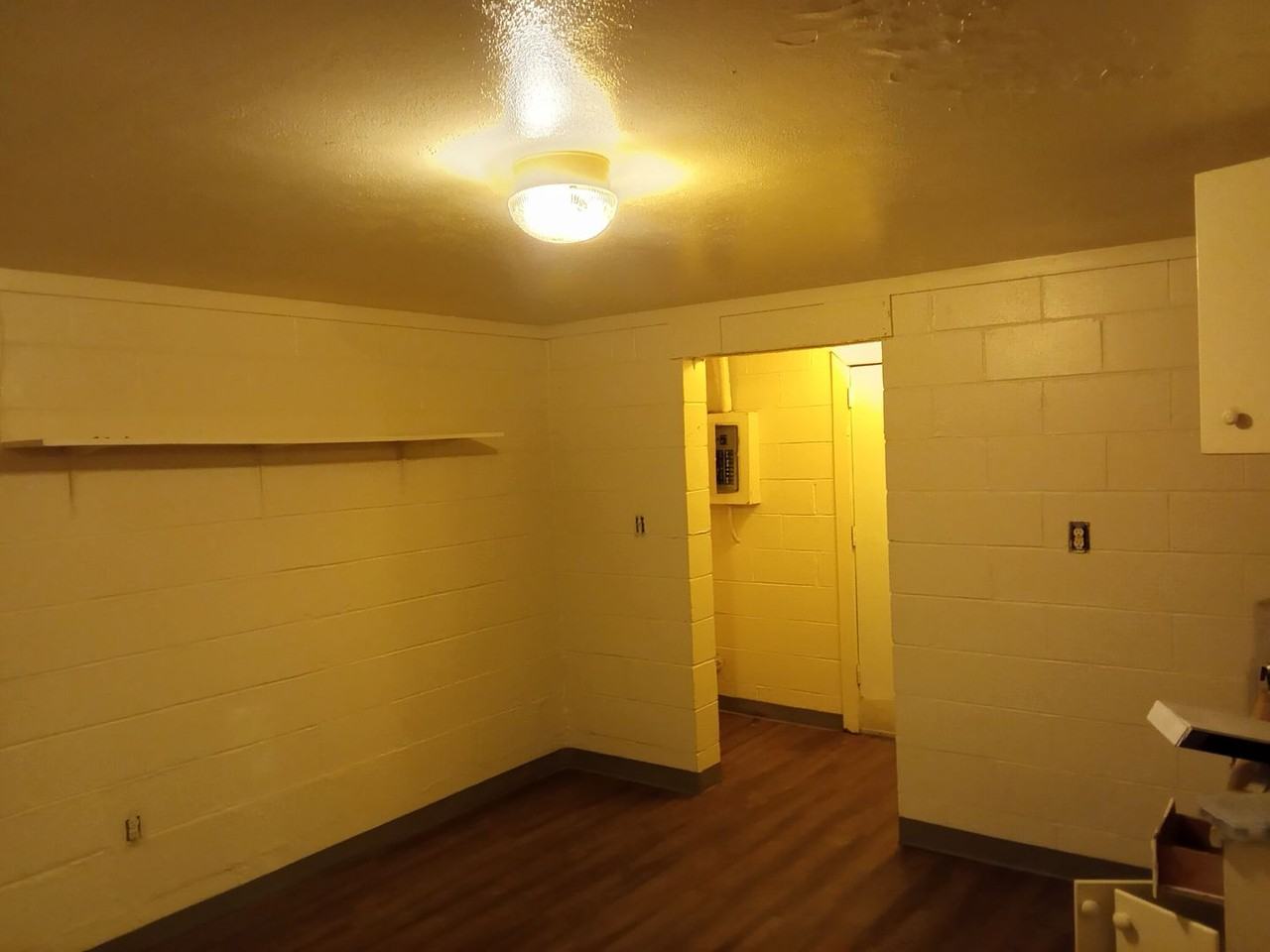 1517 E Residence Ave - Photo 4 of 8