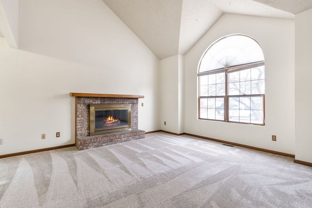 4207 Goldenridge Way - Photo 3 of 29