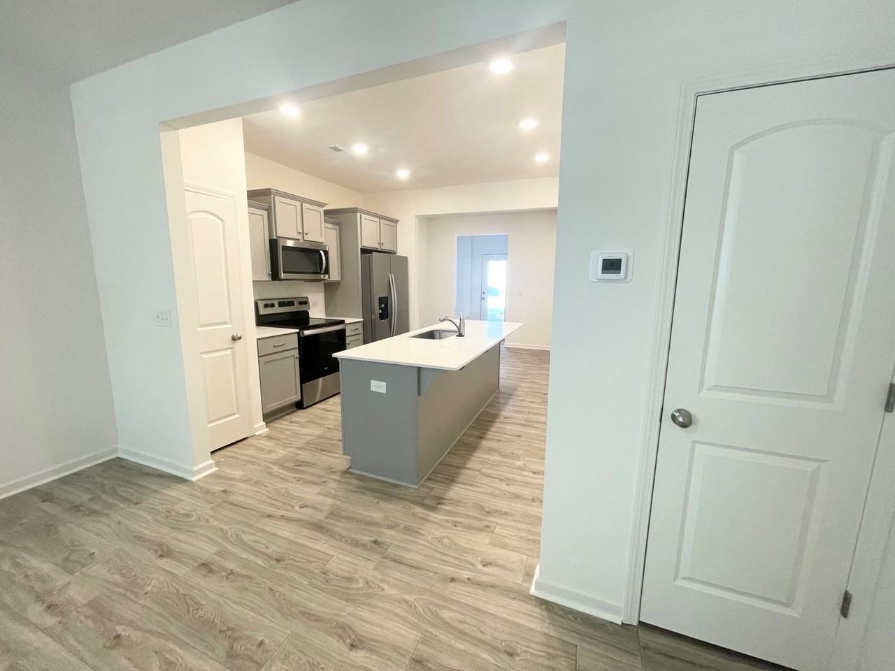 1005 Pine St - Photo 2 of 16