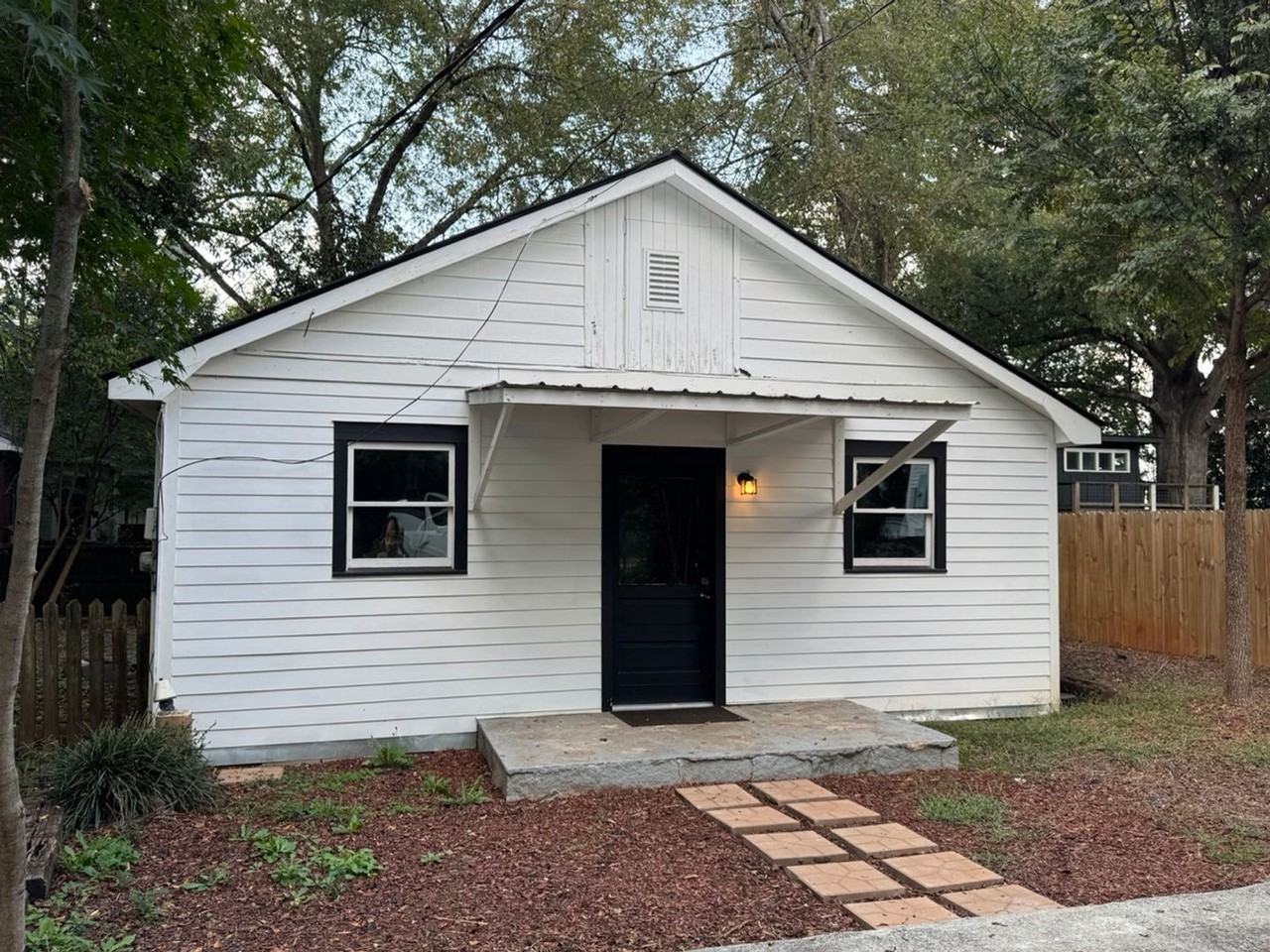 275 Boulevard Heights - Photo 2 of 14