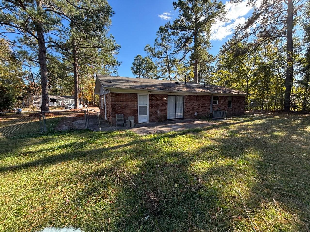 2511 Drayton Dr - Photo 4 of 27