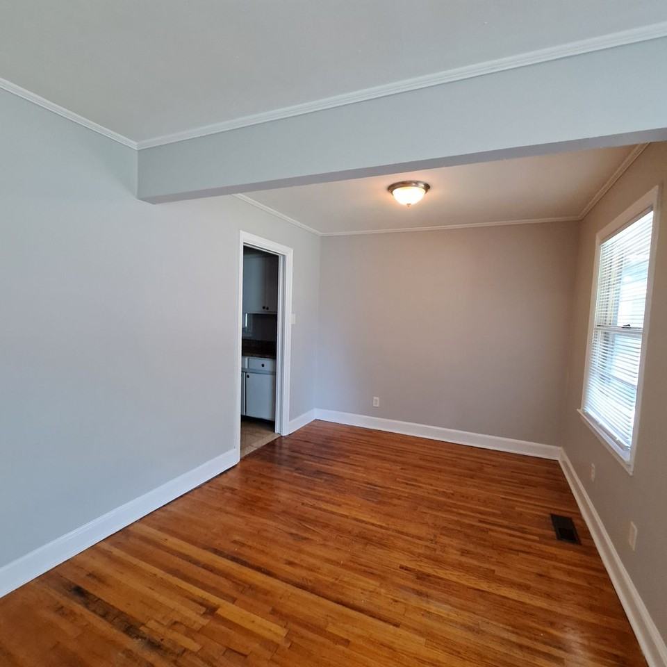 1615 Gilson Rd - Photo 2 of 10