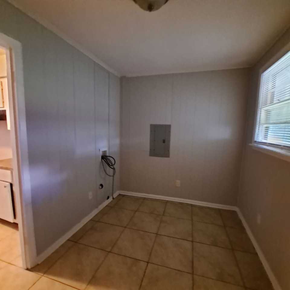 1615 Gilson Rd - Photo 4 of 10