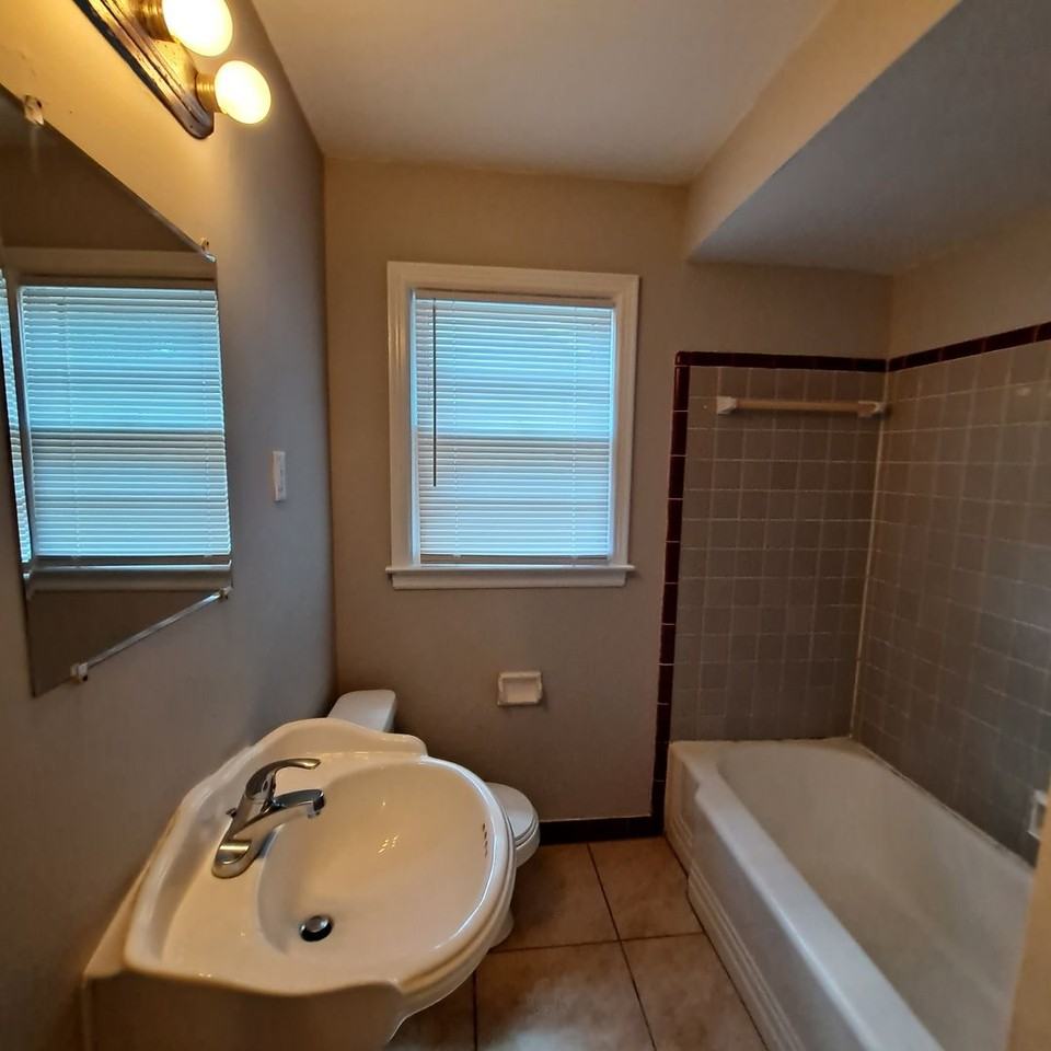 1615 Gilson Rd - Photo 7 of 10