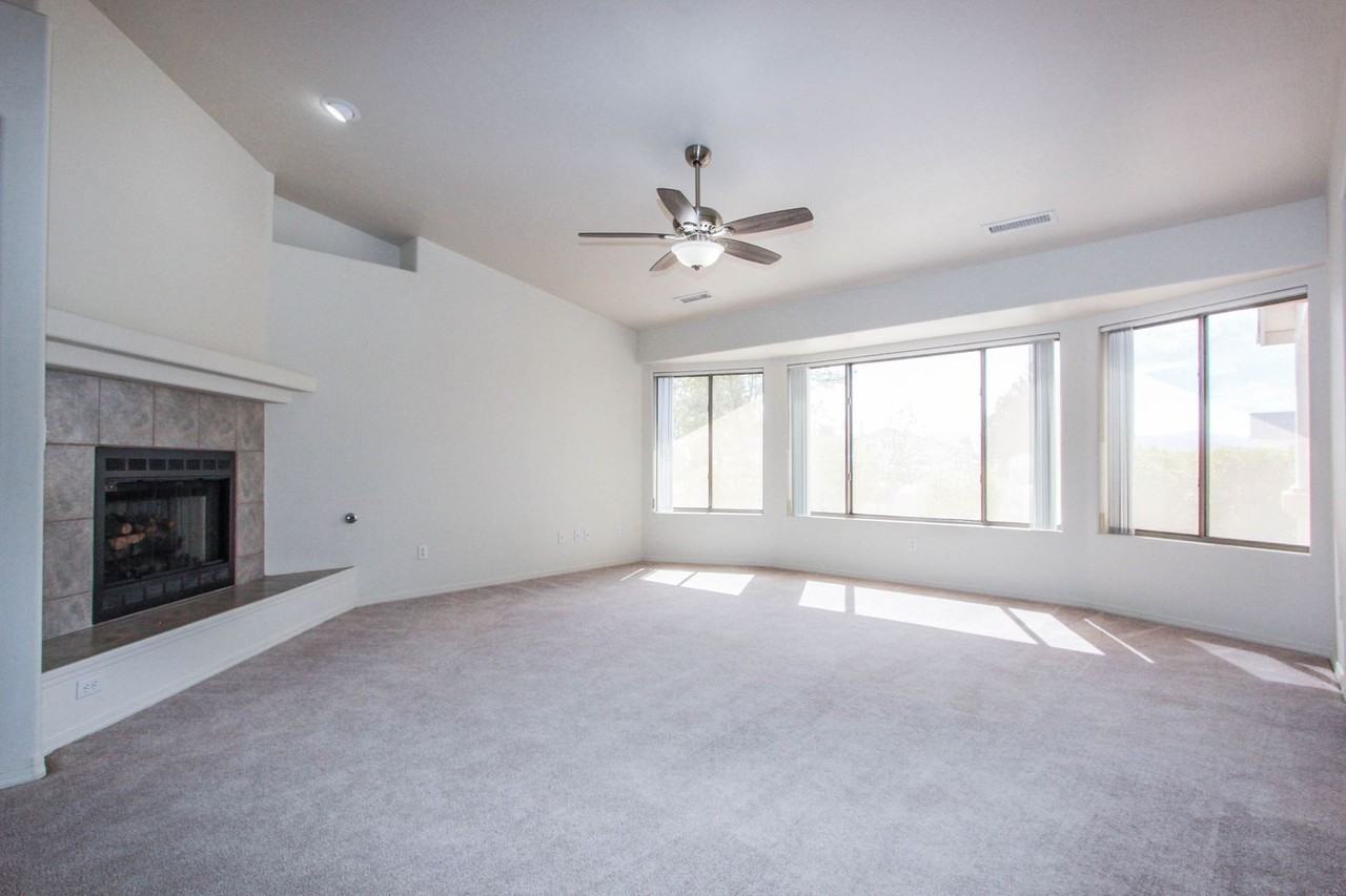 4801 N Towago Cir - Photo 3 of 29