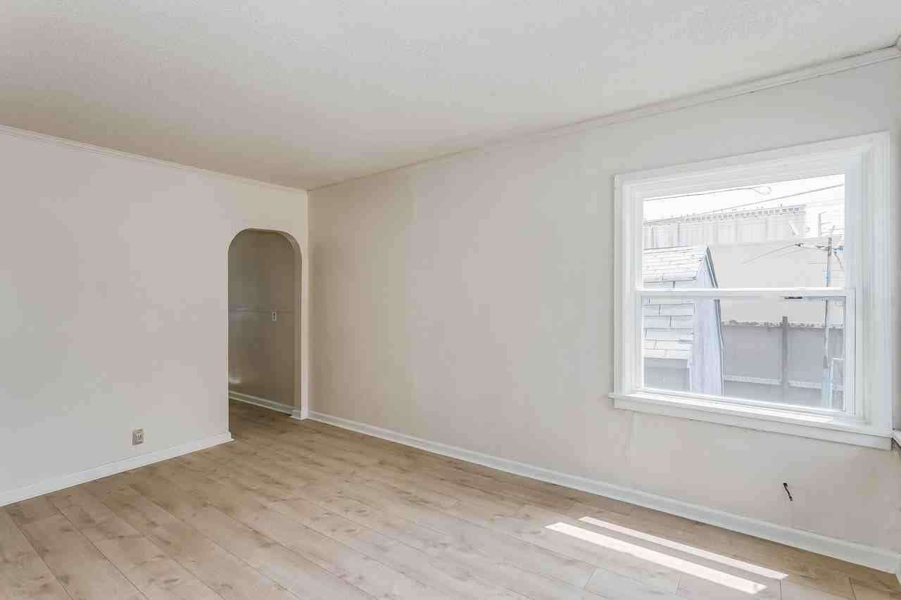 1808 N Market St - Photo 6 of 11