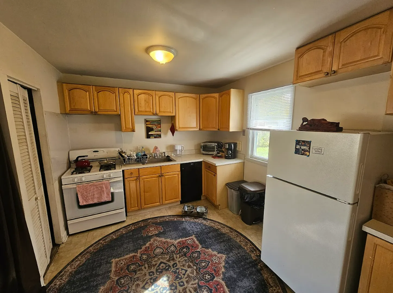 10211 Troy St - Photo 2 of 14