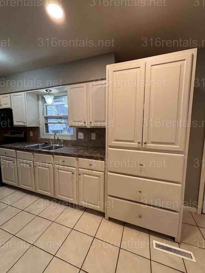 1210 W 1st Ave - Photo 6 of 17