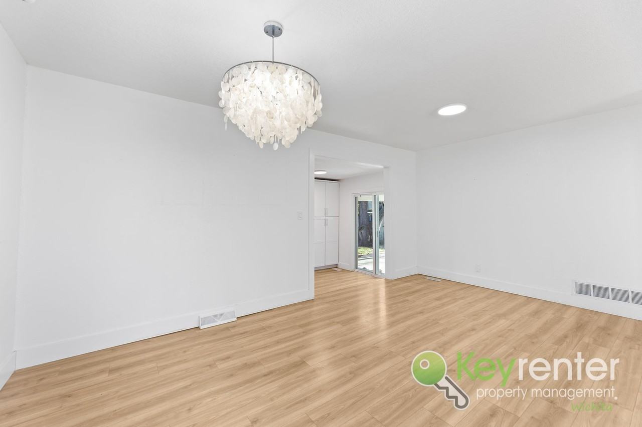 1014 Rosalie Street - Photo 3 of 28