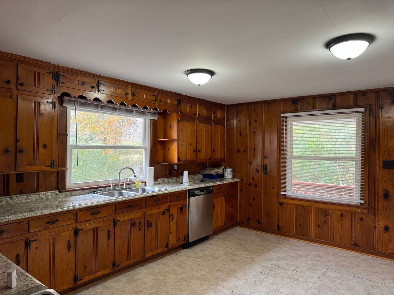 1511 Madison St - Photo 6 of 17