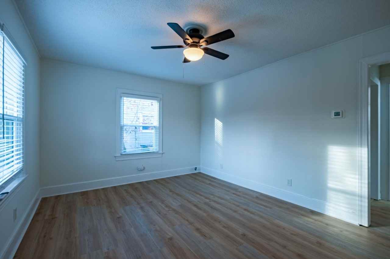 4326 Trinity Avenue - Photo 4 of 17