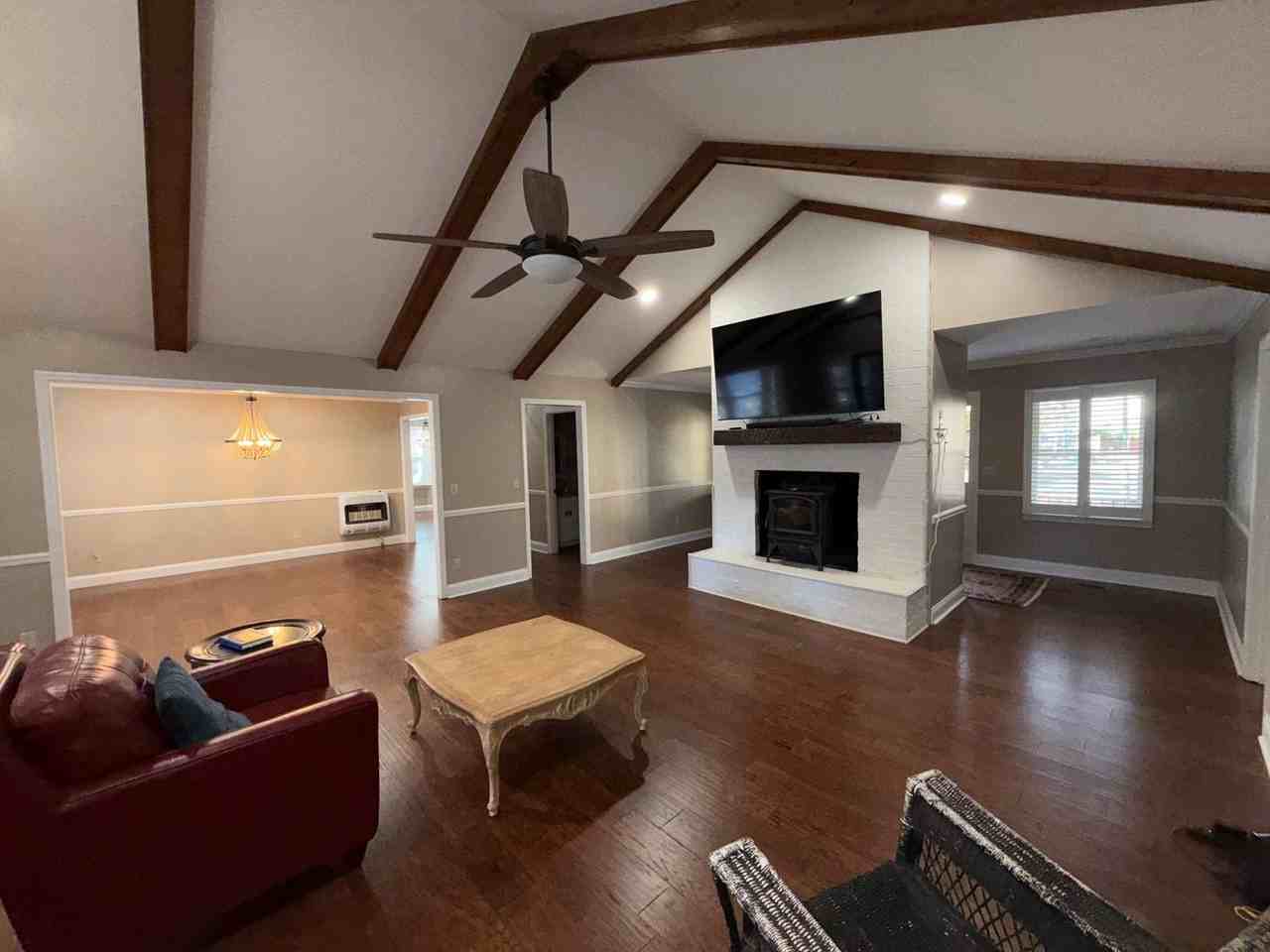 1888 Martha Ln Ne - Photo 2 of 40