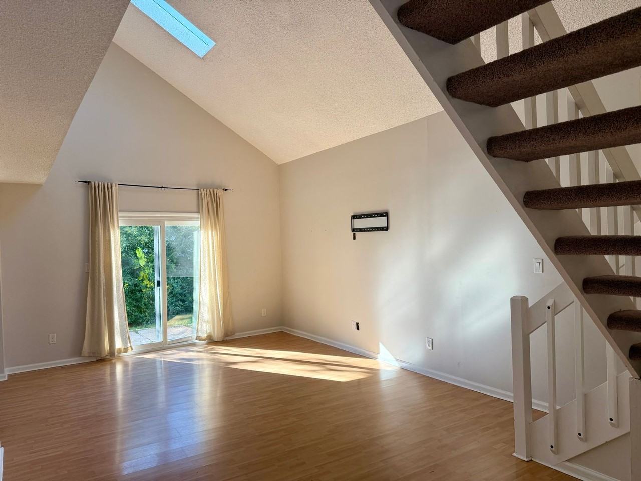 4165 Ohare Dr - Photo 3 of 26