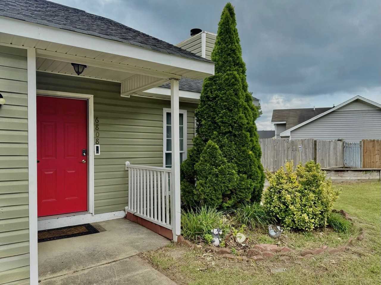 6808 Shawcross Lane - Photo 3 of 24