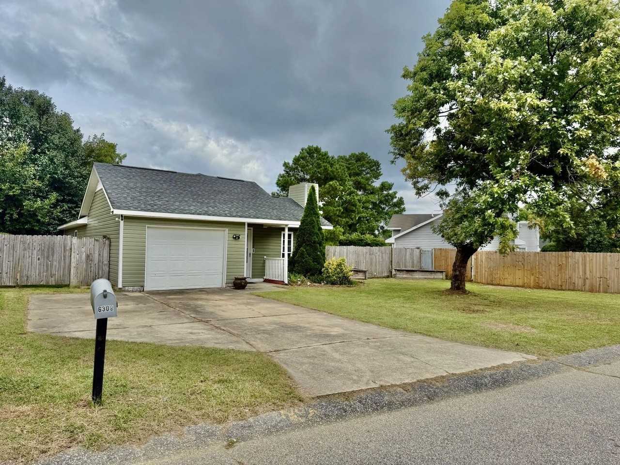 6808 Shawcross Lane - Photo 4 of 24