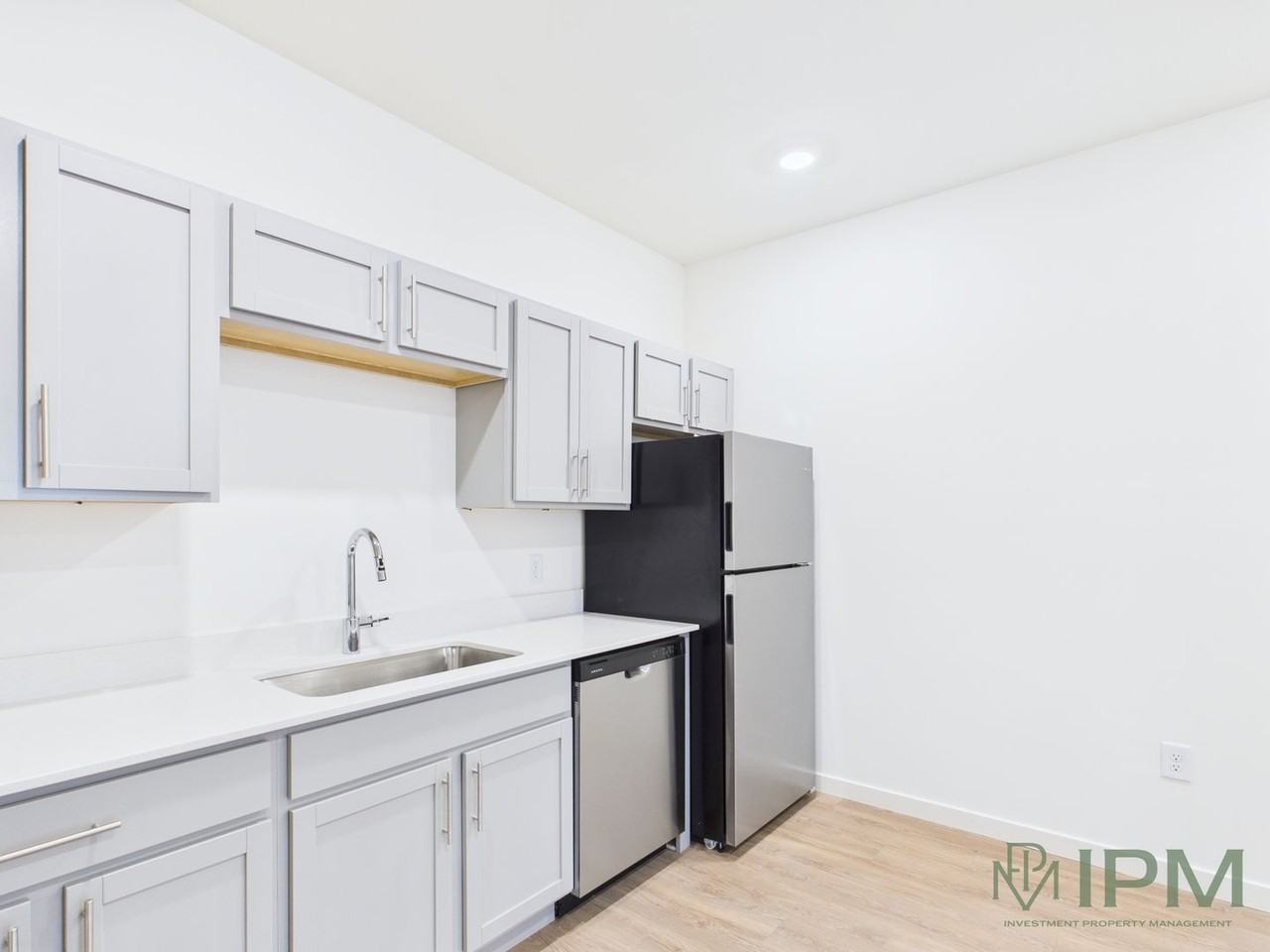 Fairway Flats Apartments - Photo 4 of 47