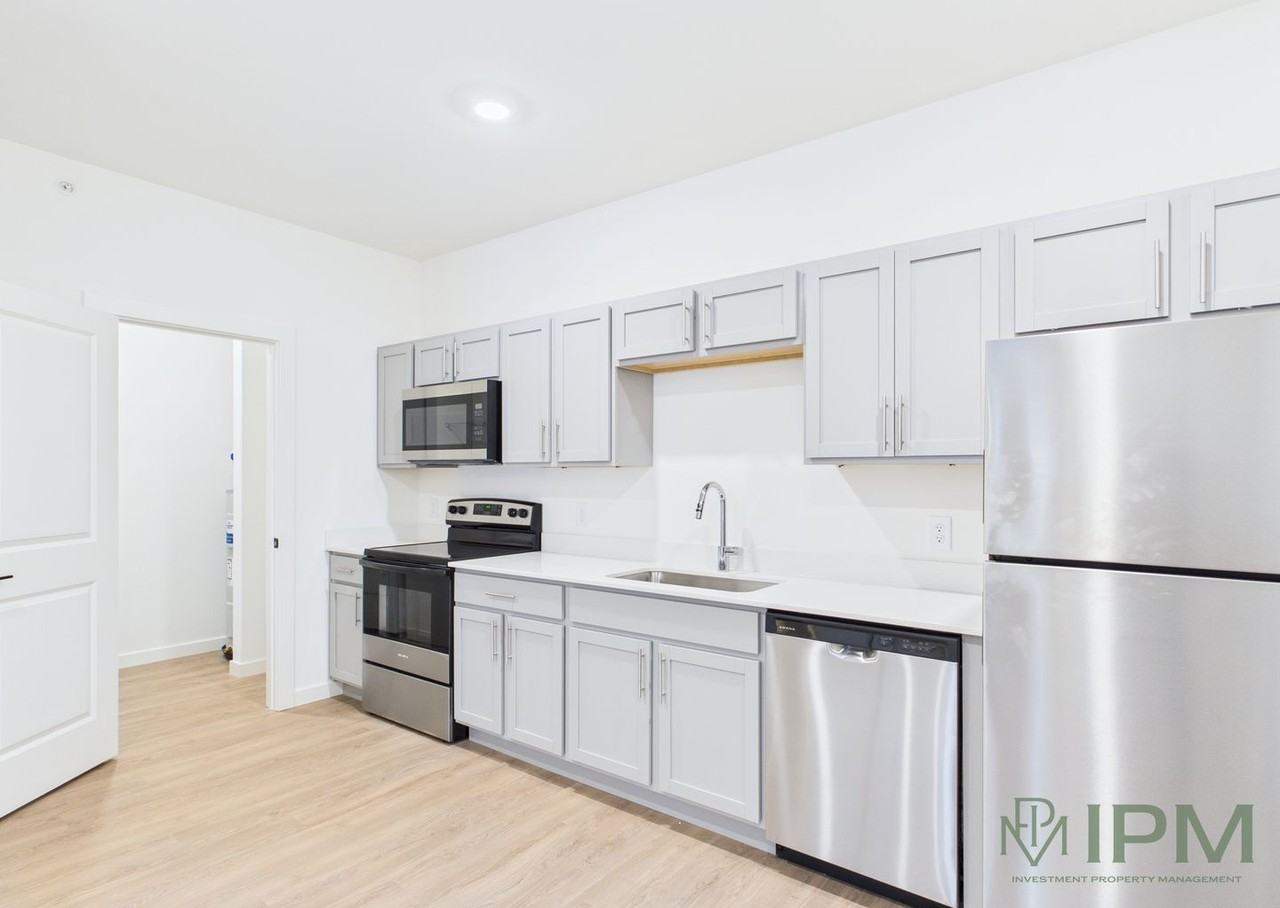 Fairway Flats Apartments - Photo 3 of 47