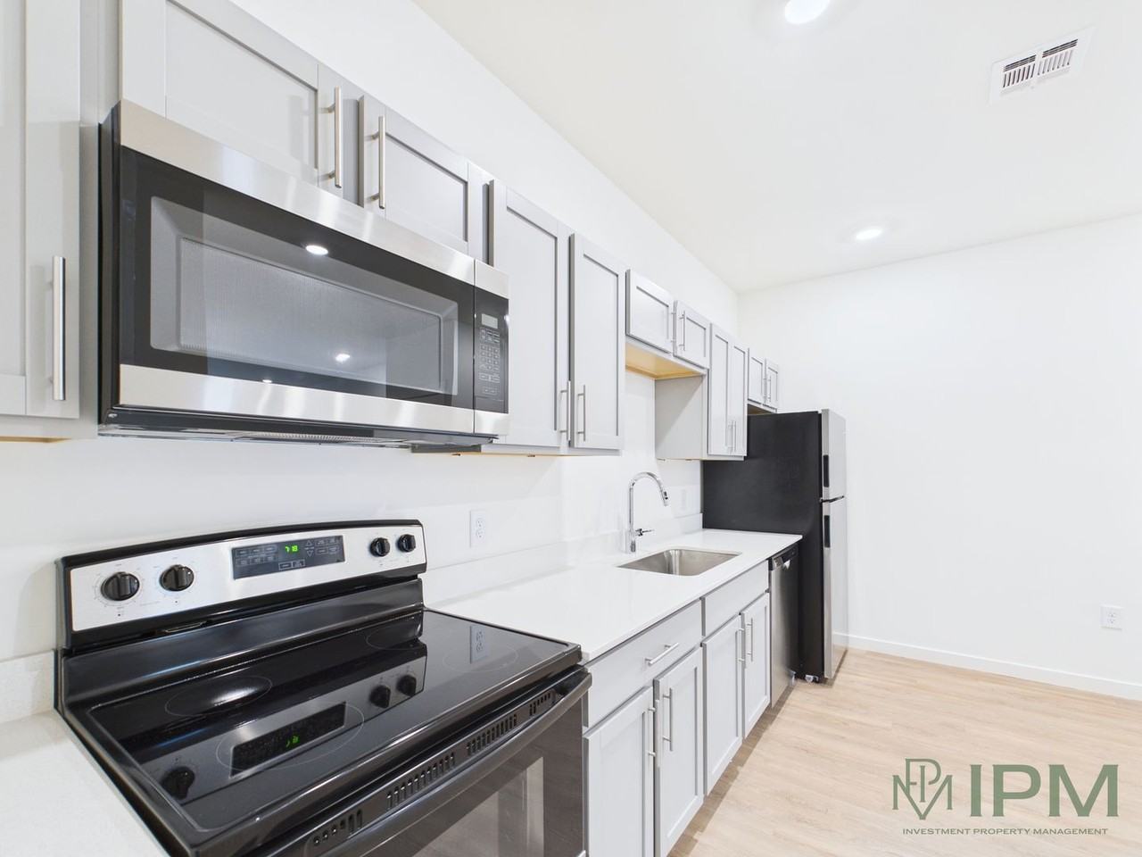 Fairway Flats Apartments - Photo 5 of 47