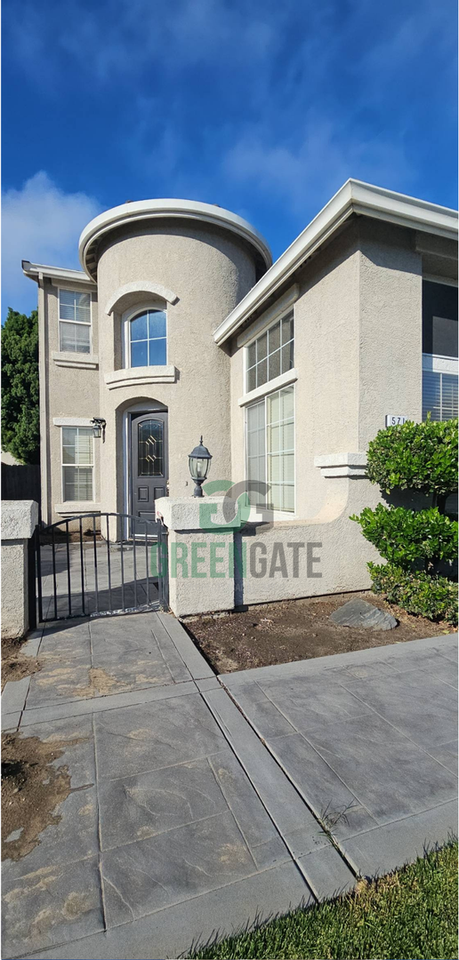 571 Zurich Drive - Photo 7 of 50