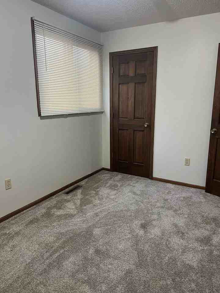 1671 Pleasant View Drive - Photo 2 of 8