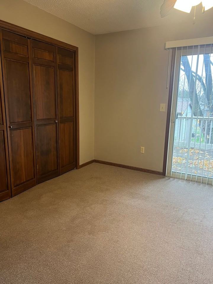 1671 Pleasant View Drive - Photo 3 of 8