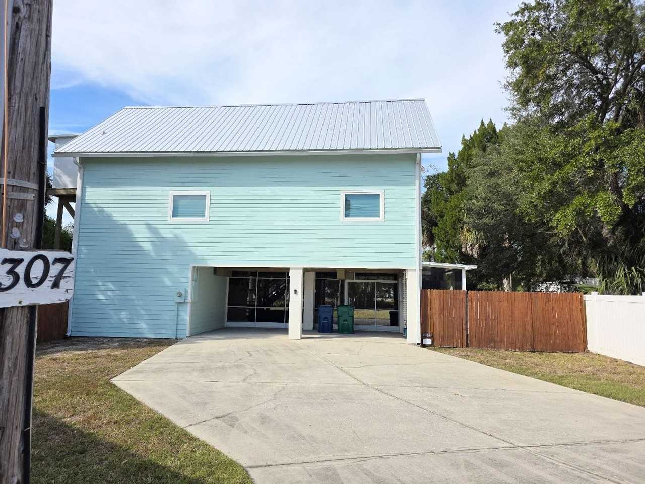 11307 Coral Court West - Photo 4 of 28