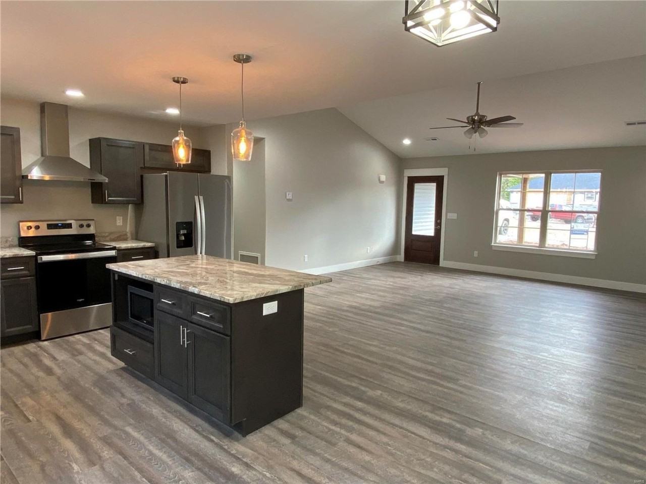 102 Alpine - Photo 4 of 12