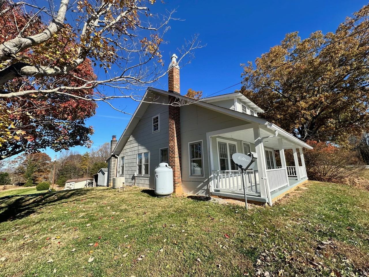 500 Moravian Falls Road - Photo 2 of 31