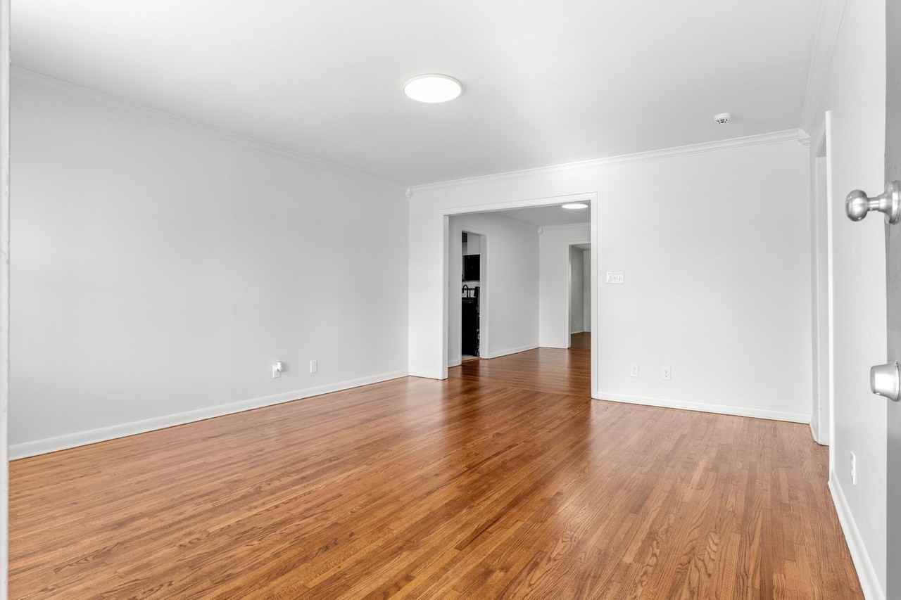 1625 E 54th St - Photo 3 of 46