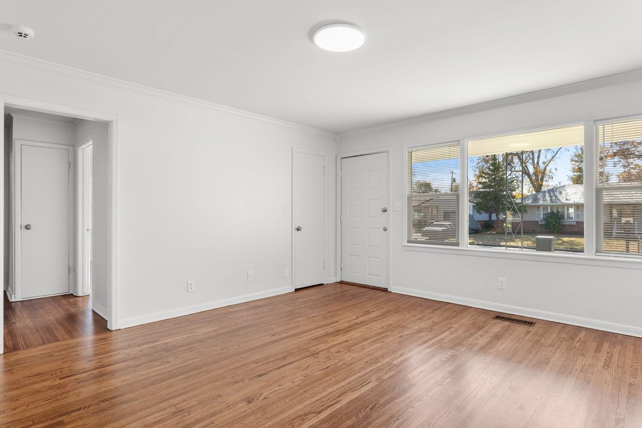 1625 E 54th St - Photo 5 of 46