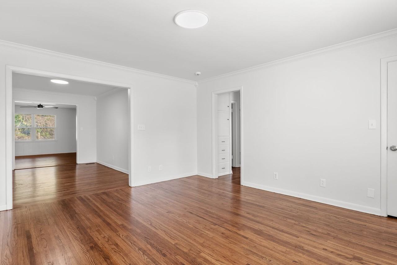 1625 E 54th St - Photo 7 of 46