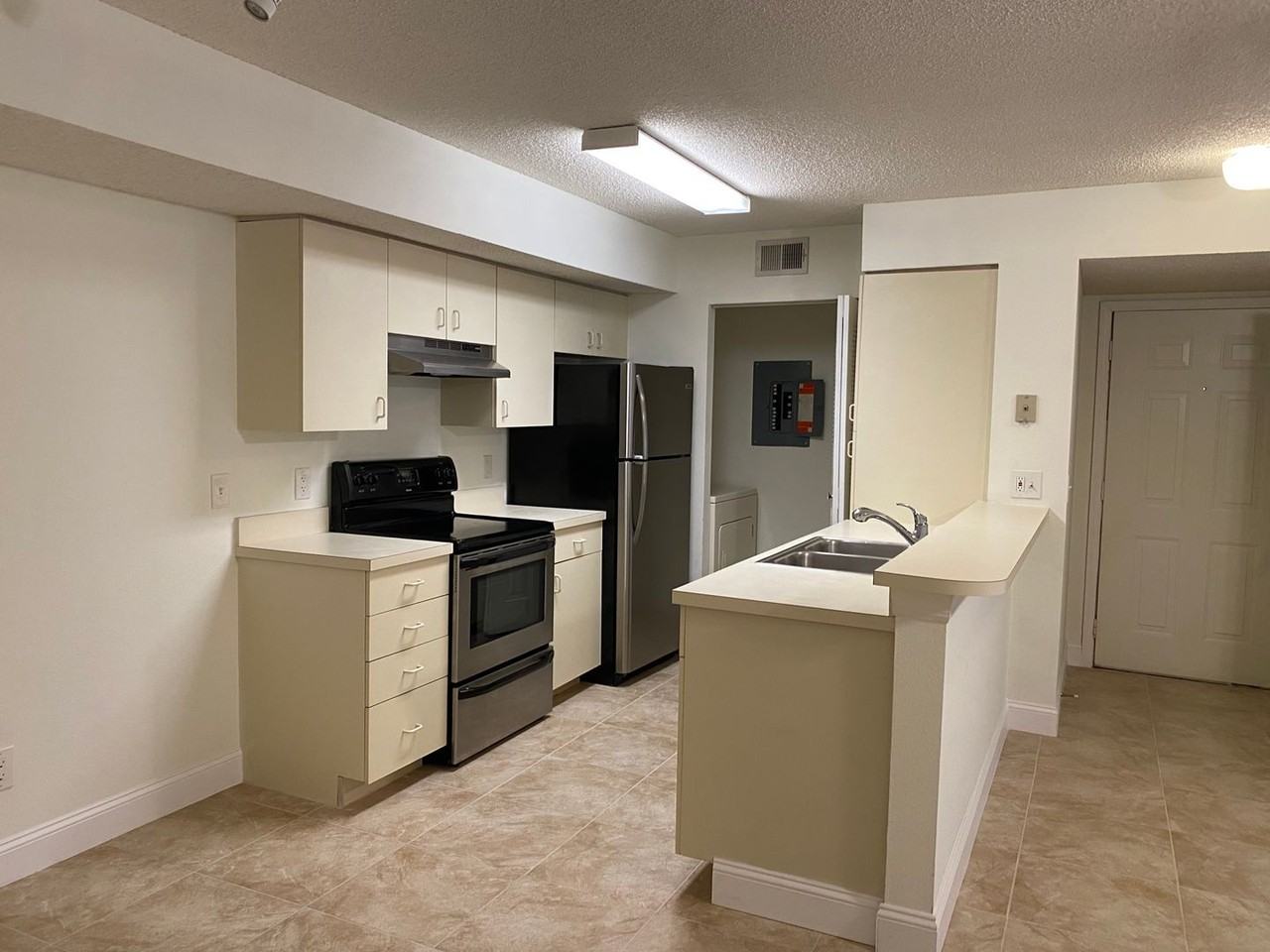 2118 Arbour Walk Cir - Photo 7 of 17