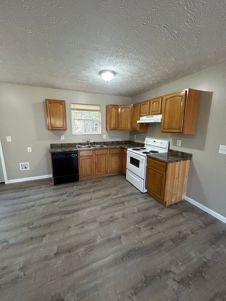 1405 Clintwood Court - Photo 2 of 10
